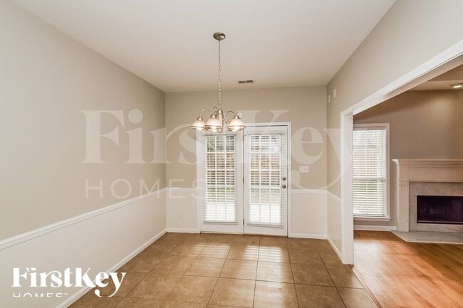 2005 Jackson Ln