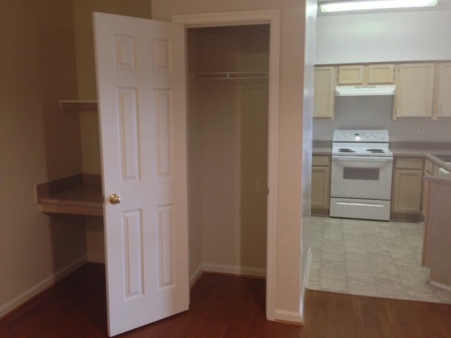 Photo - 830 Beverley Dr
