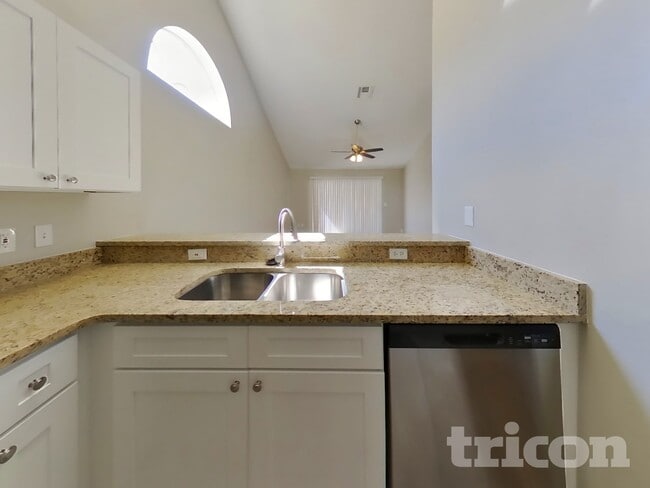 Photo - 1623 Chatham Cir