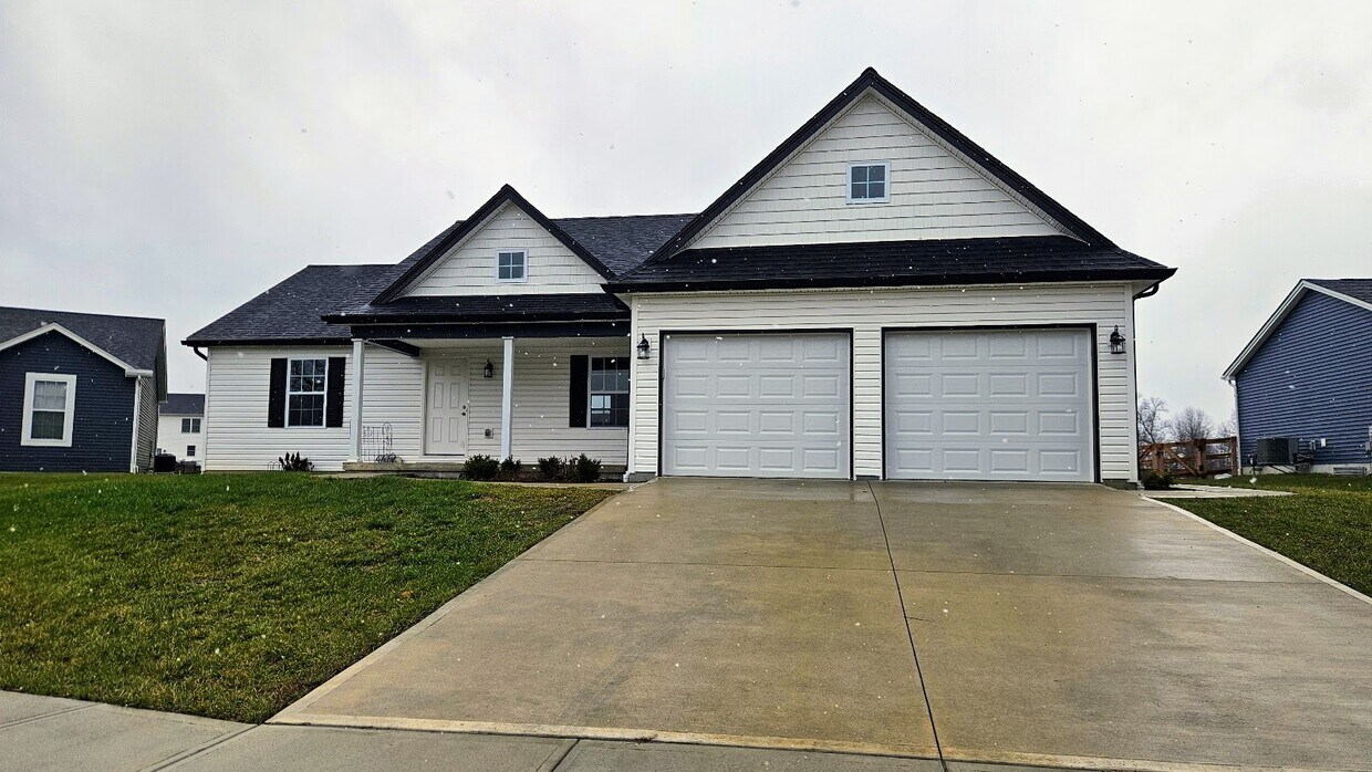 Photo - 165 Zachary Dr (Williamsburg, OH)