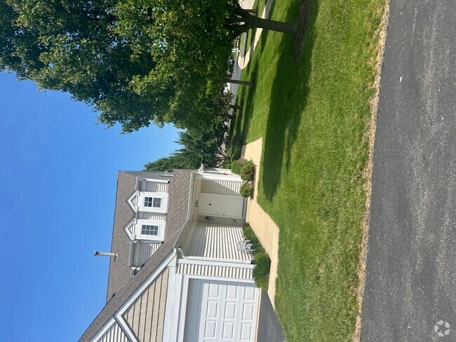 Building Photo - 2419 Sheehan Dr Unit 201 Rental