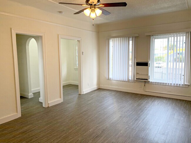 Photo - 1623 N Mariposa