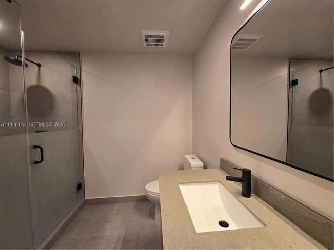 Photo - 121 NE 5th St Unidad 709