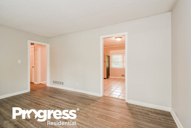 Photo - 643 Milford Dr SW