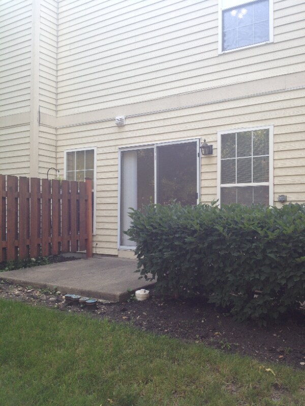 1150 Coldspring Rd Townhome Townhome Rental in Elgin IL