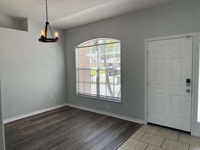 Photo - 1535 Heartwellville St NW