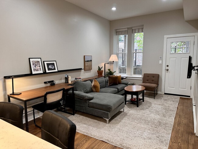 Building Photo - 736 N Throop St Unit ID1379065P