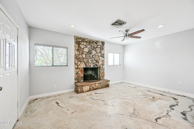 Photo - 1850 W Glenrosa Ave