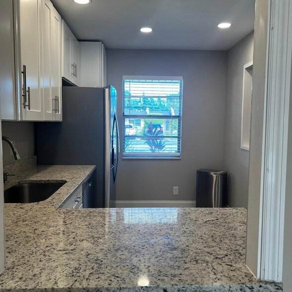 Photo - 197 Lake Meryl Dr