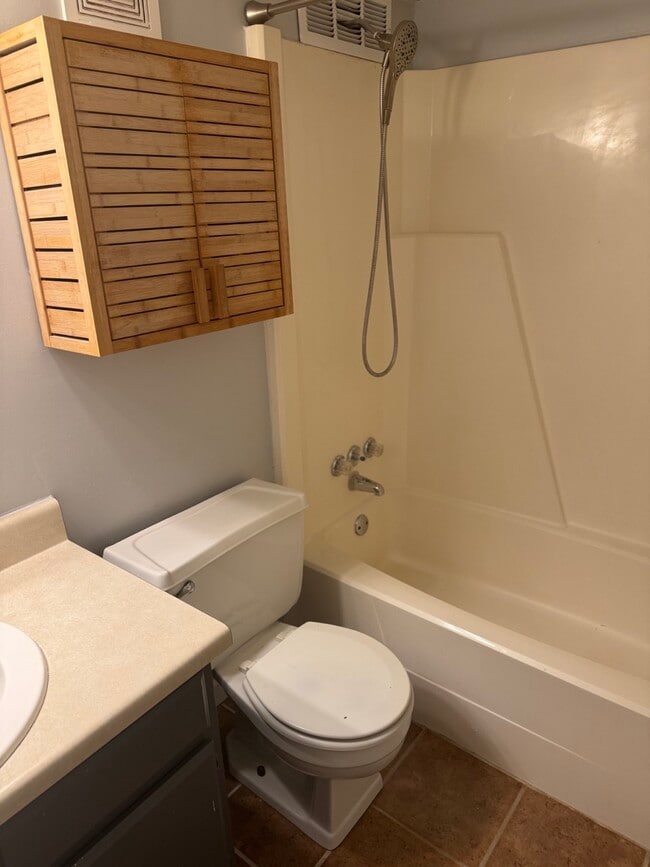 main bath second level - 3983 N Quail Ln Unit 3883