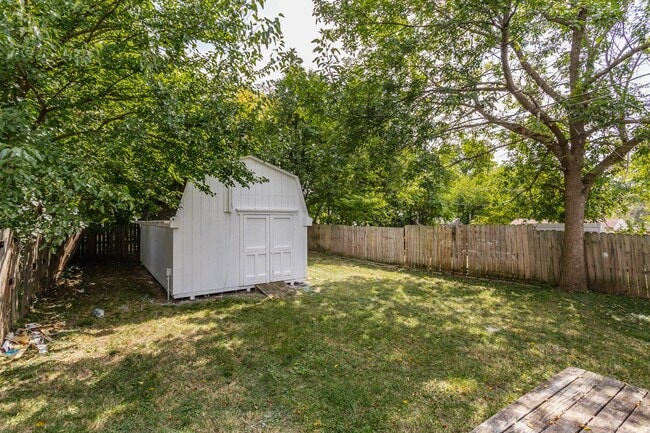 Photo - AVOID SCAMMERS!! WE DO NOT POST ON CRAIGSL...