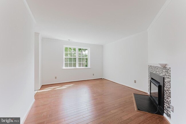 Building Photo - 2725 S Walter Reed Dr Unit B