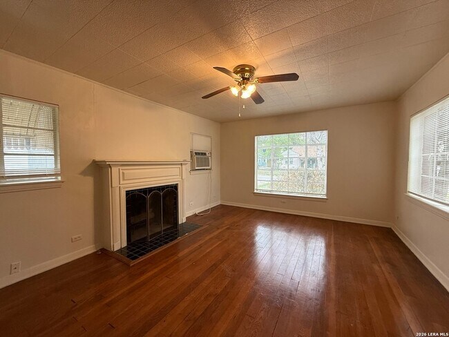 Photo - 374 Meredith Dr