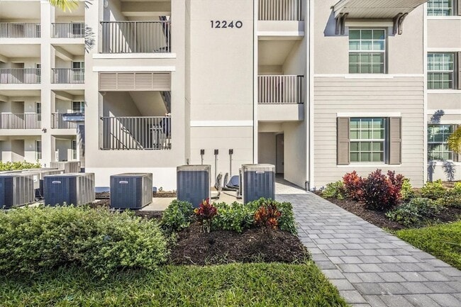 12240 Wellen Golf St Unit 207