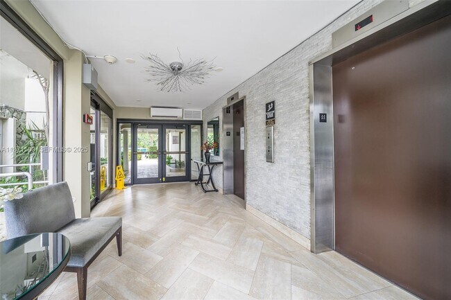 Photo - 9800 W Bay Harbor Dr Unit 308