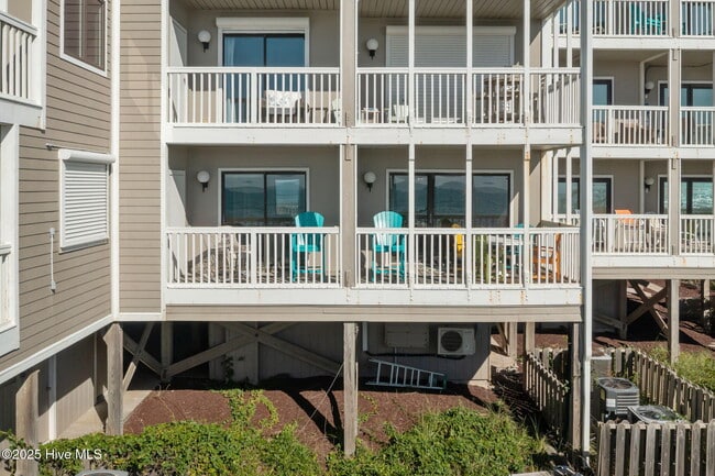 Building Photo - 525 Salter Path Rd Unit A4