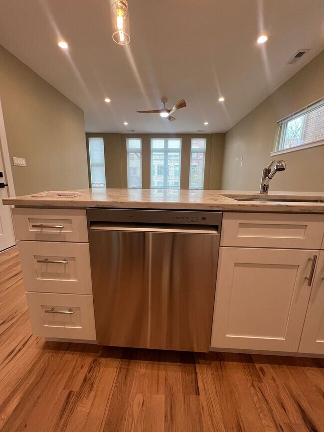 Photo - 4231 S Champlain Ave Unit 2