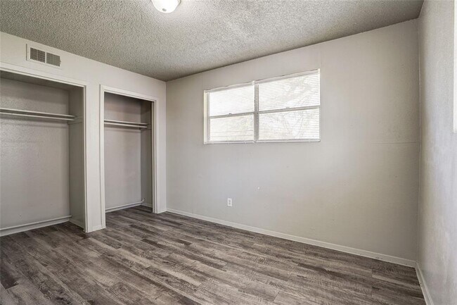 Photo - 714 Old Martindale Rd