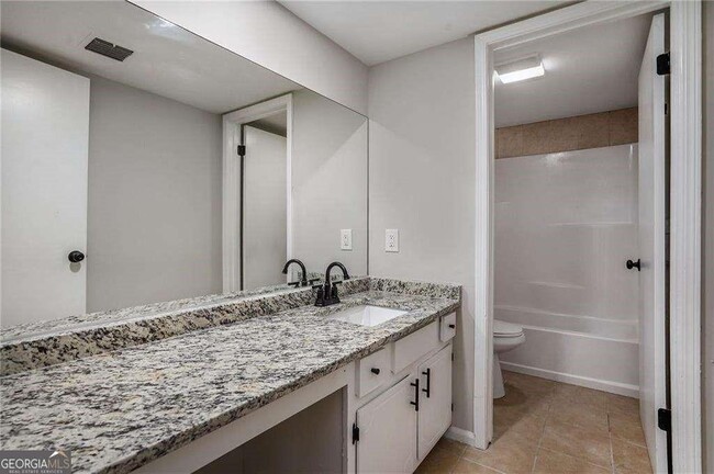 Photo - 122 Maison Pl NW