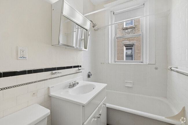1BR, 1BA - 550SF - Bathroom