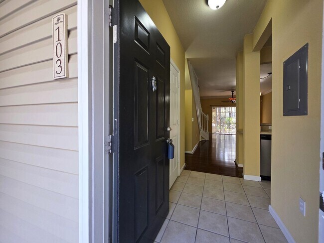 Photo - FOR RENT, 2 bedroom 2.5 bathroom townhouse