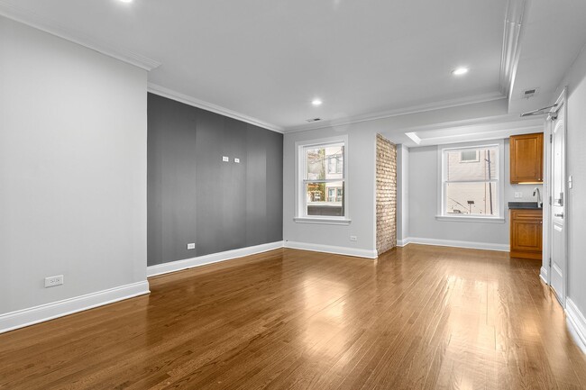 Building Photo - 7720 N Ashland Ave Rental
