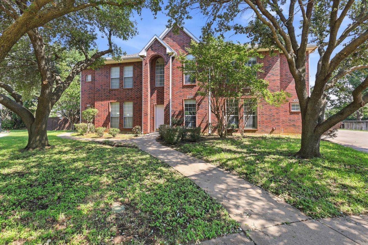 Photo - 121 Wildwood Ct