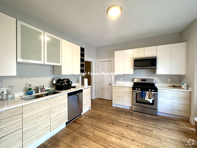 Building Photo - 155 Boston St Unit 2 Rental