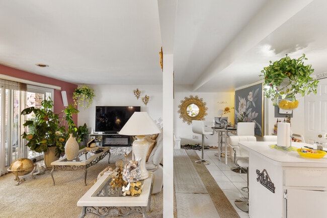 Photo - Cambridge Manor