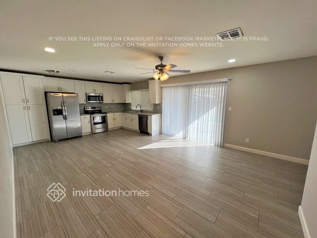 Photo - 2461 E Manhatton Dr