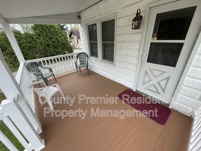Photo - 785 Sixth Street