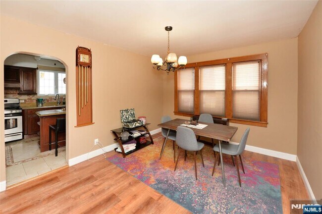 Photo - 1611 82nd St