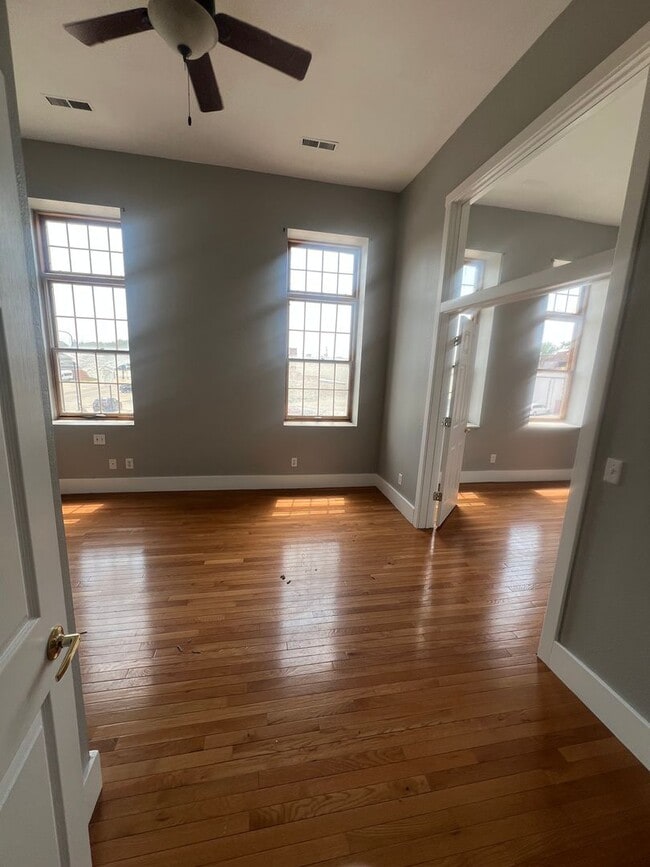 Photo - 632 Sycamore St Unit 3