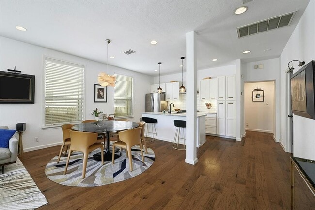 Photo - 2614 Willow St