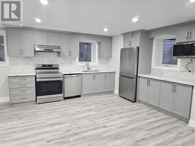 Photo - 1869-A Narcissus Gdns