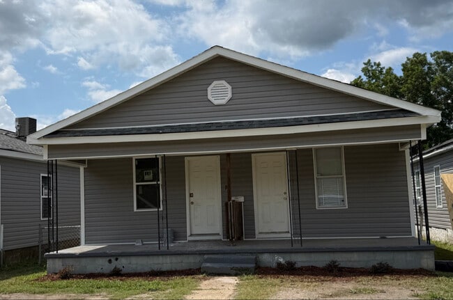Building Photo - 204 3rd Ave N Rental