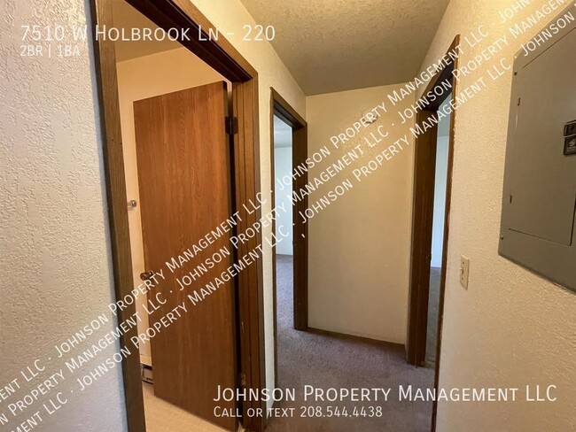 Photo - 7510 W Holbrook Ln Unidad 220