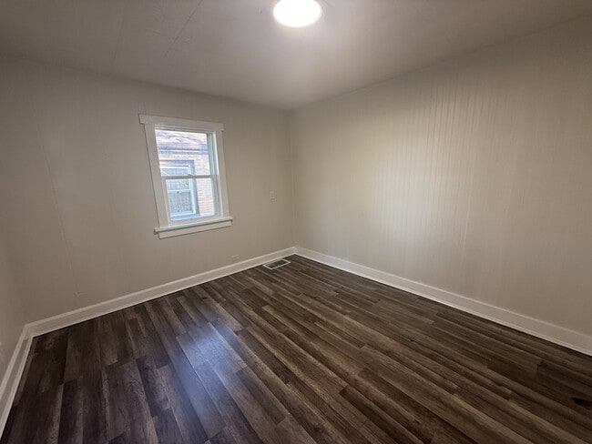 Photo - 2804 Kenmore Ave