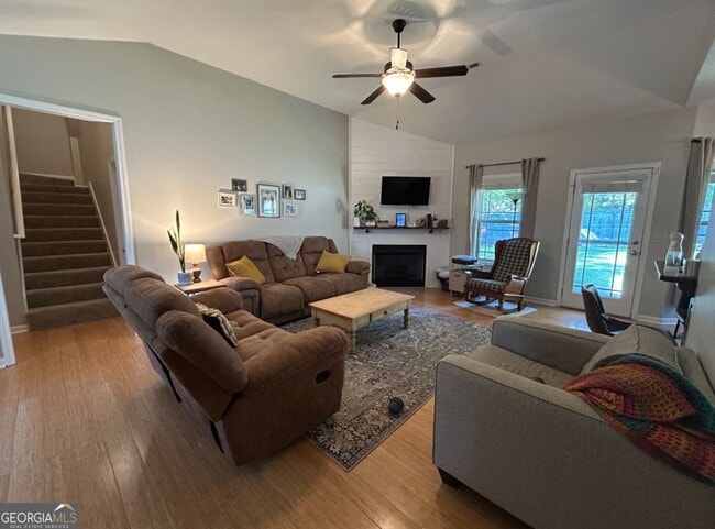 Photo - 42 Round Rock Cir NE