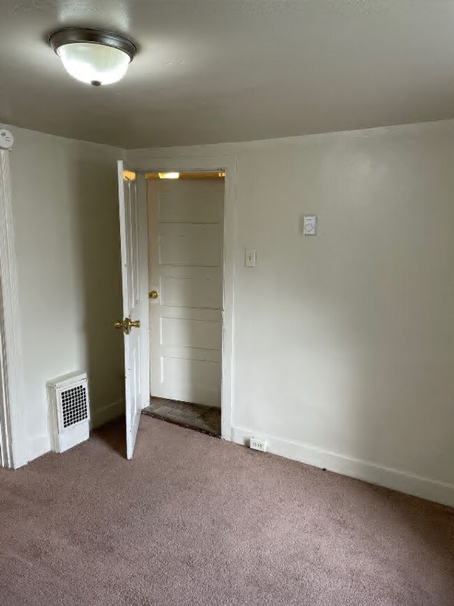 Photo - 105 S Church St Unidad 105 2