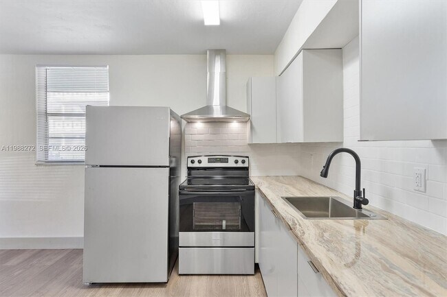 Photo - 1715 N 16th Ave Unit 311