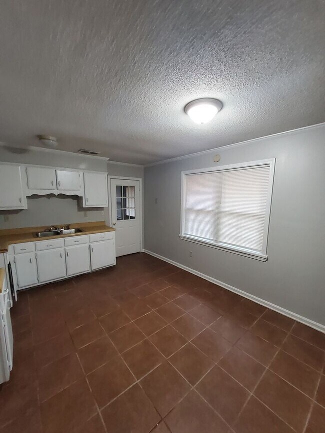 Photo - 5046 Gray Dr