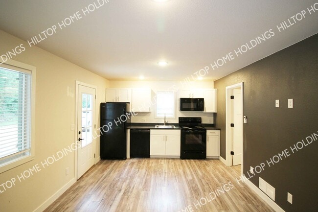 Building Photo - 11 Brookside Rd Rental