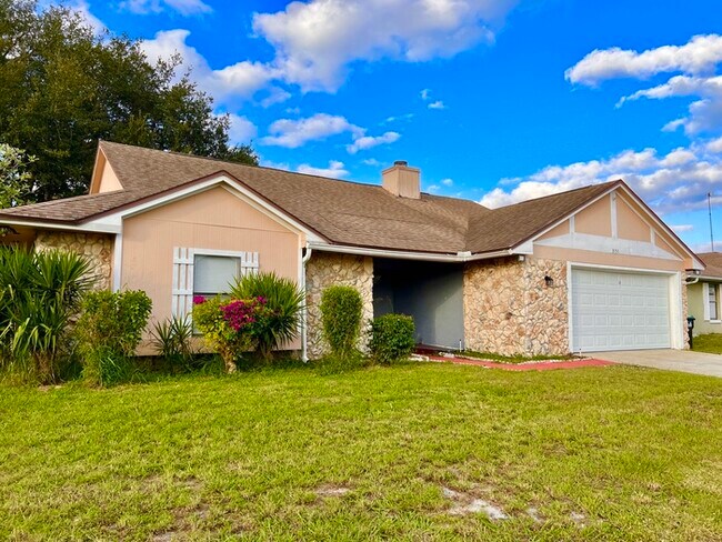 Photo - Spacious 3 bedroom 2 bath 2 car garage hom...