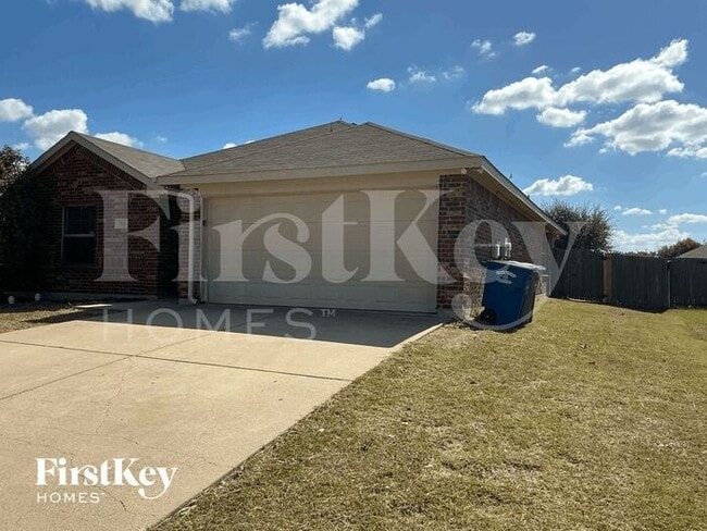 Building Photo - 910 Abigale Ln