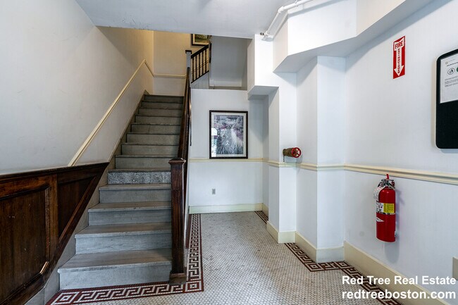Photo - 1404 Beacon St Unit 2