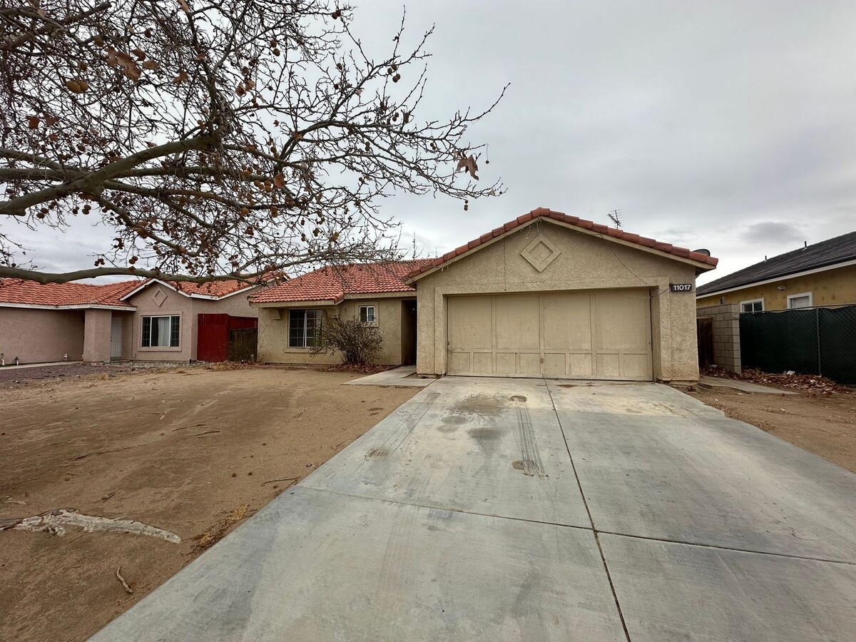 3 BEDROOM ADELANTO HOME - 3 BEDROOM ADELANTO HOME