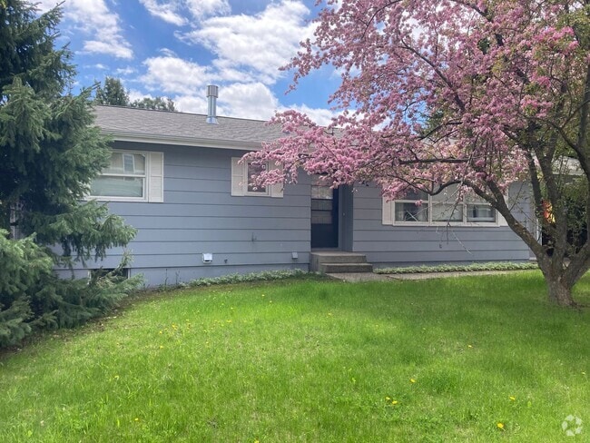 Building Photo - Classic 4BR, 2BA Home with Great Yard in a...
