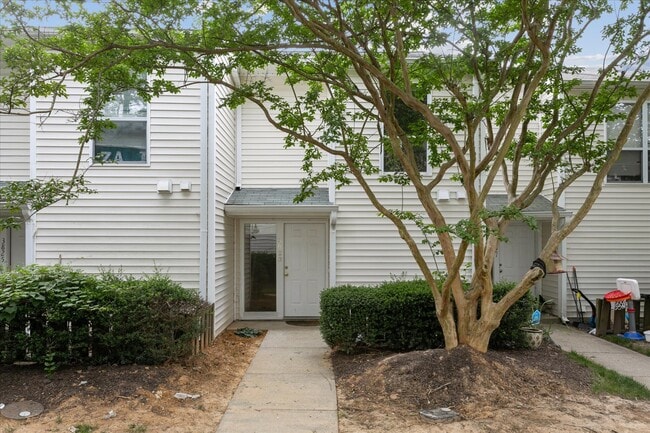 Photo - 3823 Staffordshire Ln Townhome