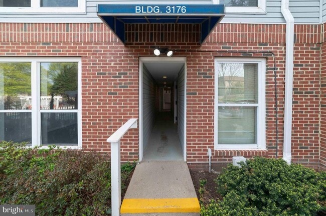 Photo - 3176 Summit Square Dr Unit 4-D3